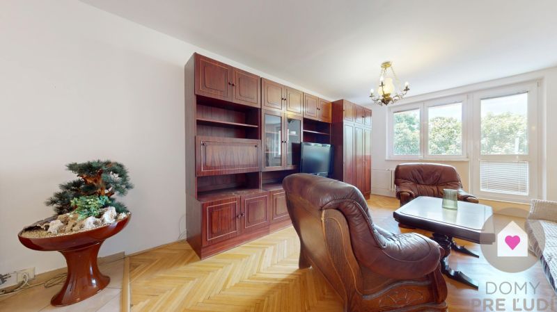 Trnava- Large 4-room apartment 85 m² + loggia | 3 separate rooms 