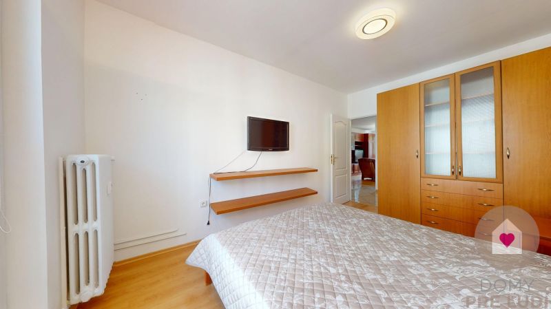 Trnava- Large 4-room apartment 85 m² + loggia | 3 separate rooms 