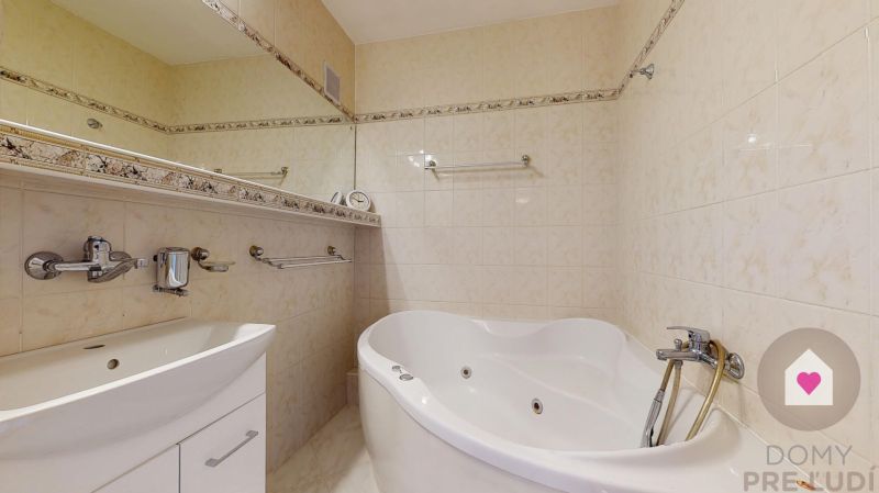 Trnava- Large 4-room apartment 85 m² + loggia | 3 separate rooms 