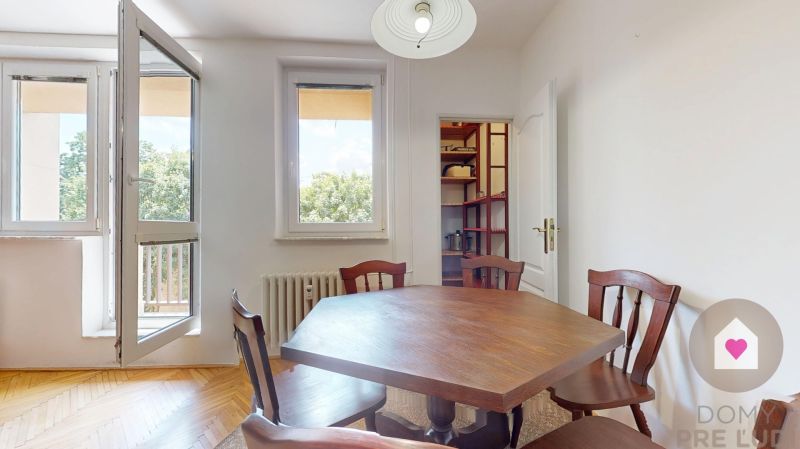 Trnava- Large 4-room apartment 85 m² + loggia | 3 separate rooms 