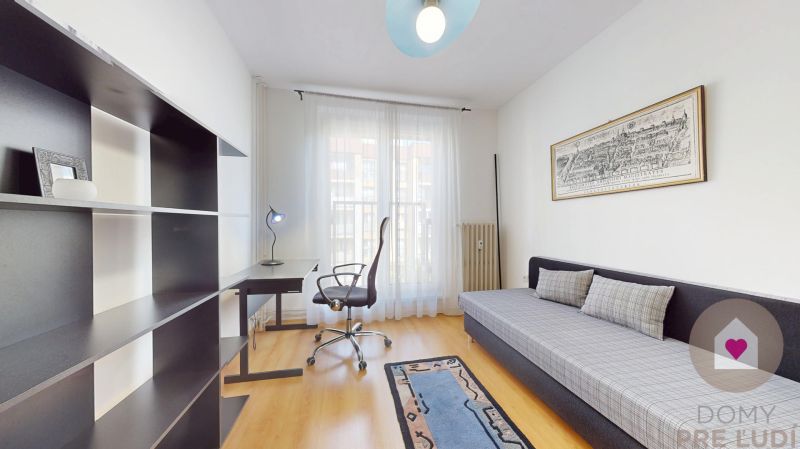 Trnava- Large 4-room apartment 85 m² + loggia | 3 separate rooms 
