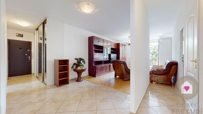 Trnava- Large 4-room apartment 85 m² + loggia | 3 separate rooms 