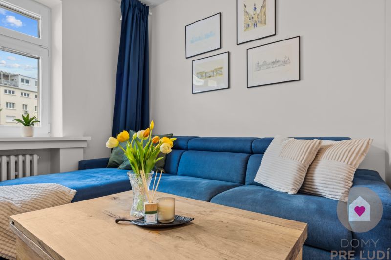 BA I-Rent of a modern 3-room apartment in a brick building-Cintorínska