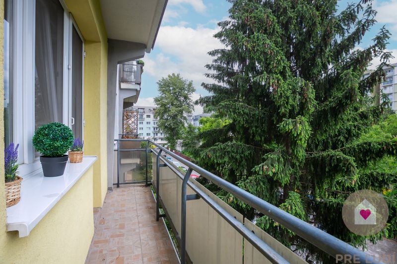 BA/RUŽINOV - Sale of a renovated 2-room apartment with a balcony 