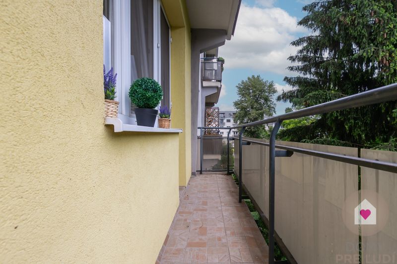 BA/RUŽINOV - Sale of a renovated 2-room apartment with a balcony 