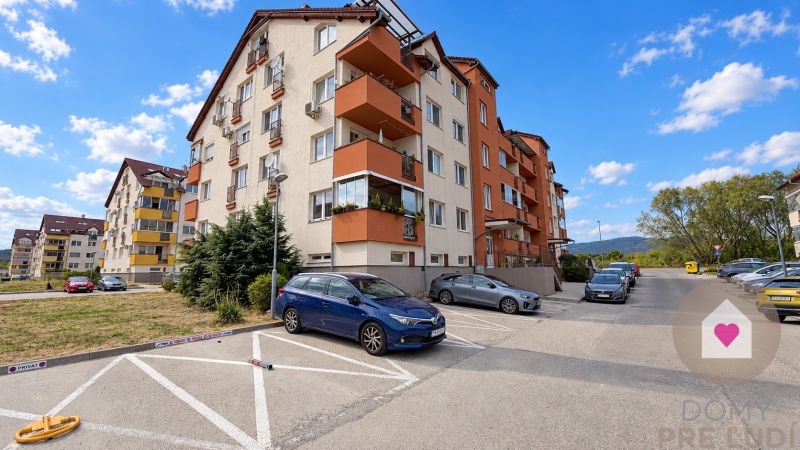 PEZINOK-SPacious 2-room apartment with a loggia and a wardrobe 