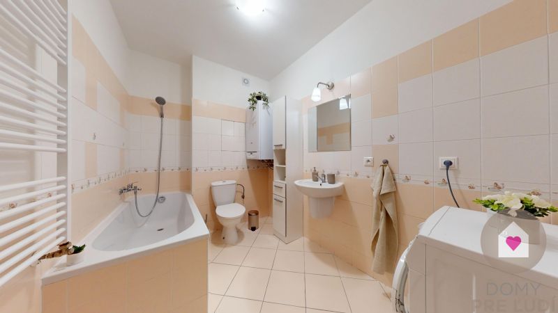PEZINOK-SPacious 2-room apartment with a loggia and a wardrobe 