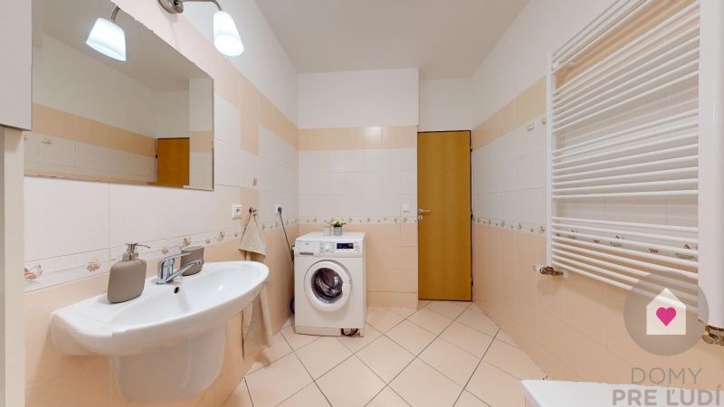 PEZINOK-SPacious 2-room apartment with a loggia and a wardrobe 