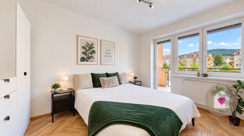 PEZINOK-SPacious 2-room apartment with a loggia and a wardrobe 