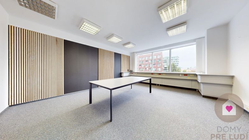 BA/RUŽINŮ - Moderní kanceláře v TOP lokalitě s parkováním