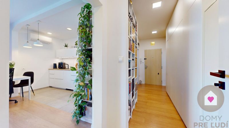 BA/RUŽINOV-Renovated 2 bedroom apartment for rent with a balcony 