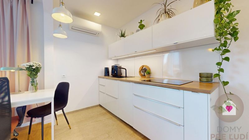 BA/RUŽINOV-Renovated 2 bedroom apartment for rent with a balcony 