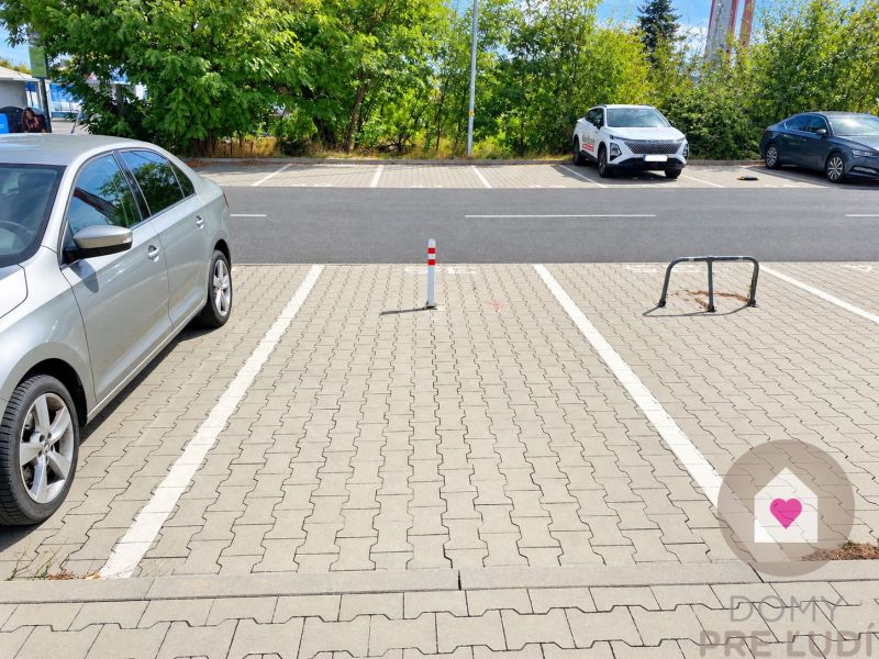 BA/Nové Mesto – Outdoor parking space rental (behind the barrier)POLUS