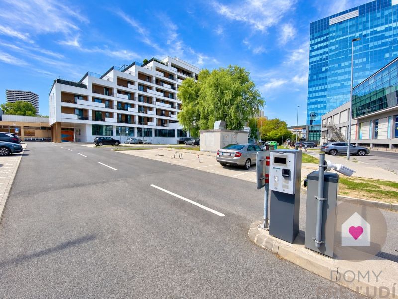 BA/Nové Mesto – Outdoor parking space rental (behind the barrier)POLUS