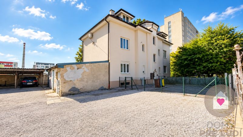 FOR RENT – ATTIC 2-ROOM APARTMENT WITH CHARACTER | FULLY FURNISHED 