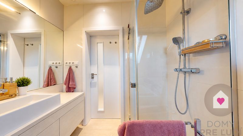 FOR RENT – ATTIC 2-ROOM APARTMENT WITH CHARACTER | FULLY FURNISHED 