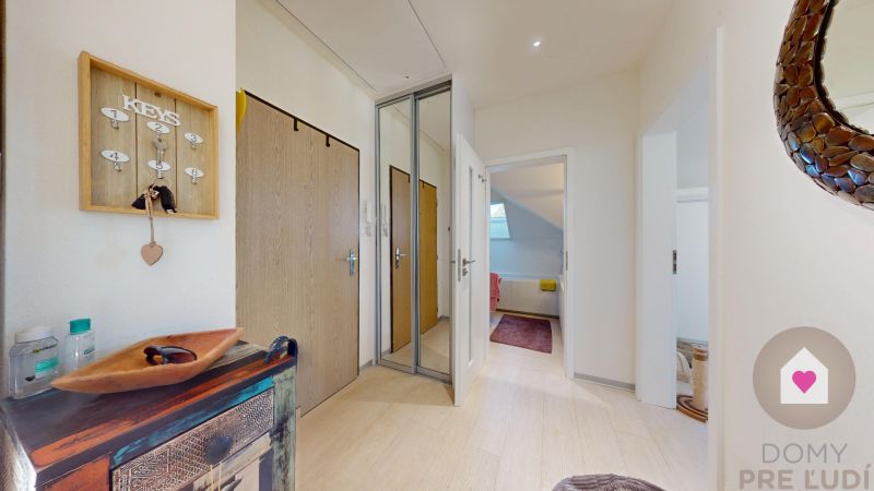 FOR RENT – ATTIC 2-ROOM APARTMENT WITH CHARACTER | FULLY FURNISHED 