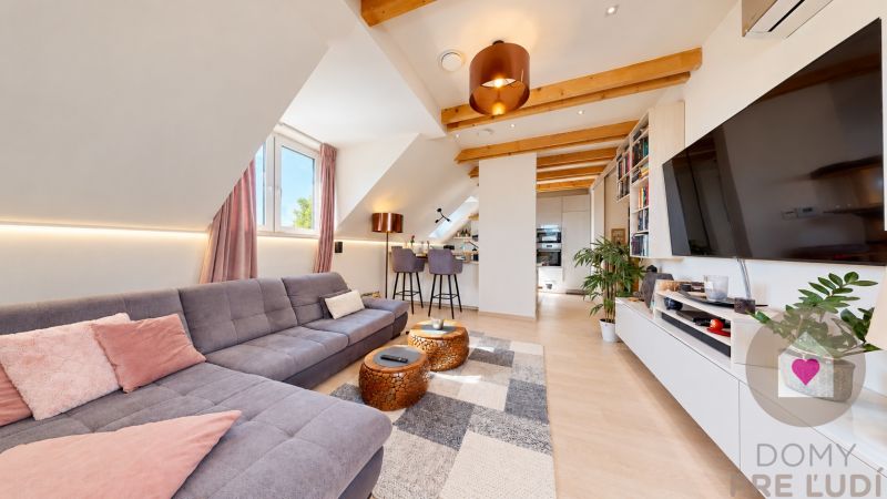 FOR RENT – ATTIC 2-ROOM APARTMENT WITH CHARACTER | FULLY FURNISHED 