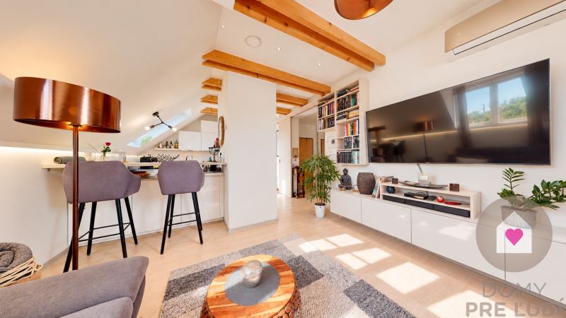 FOR RENT – ATTIC 2-ROOM APARTMENT WITH CHARACTER | FULLY FURNISHED 