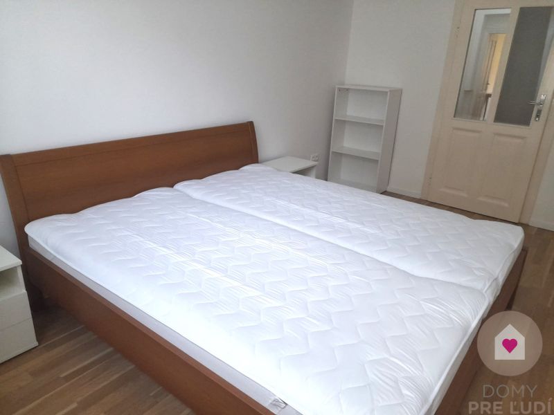 Rent One bedroom apartment, One bedroom apartment, Ľadová, Bratislava 