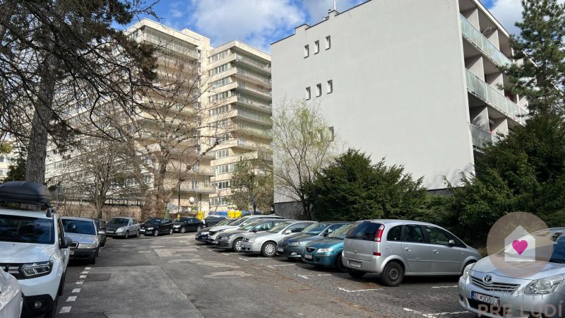 BA/KRAMÁRE - A stylish studio apartment after partial reconstruction