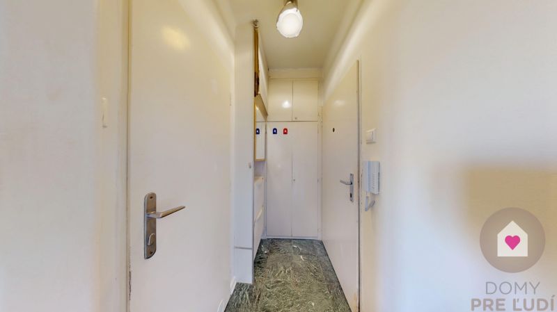 BA/KRAMÁRE - A stylish studio apartment after partial reconstruction