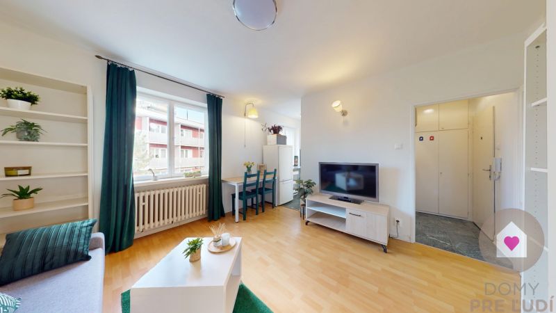 BA/KRAMÁRE - A stylish studio apartment after partial reconstruction