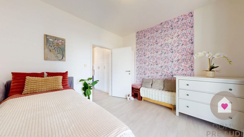 SLNEČNICE–VILADOMY|Bright 2-room apartment with a 25 m² terrace