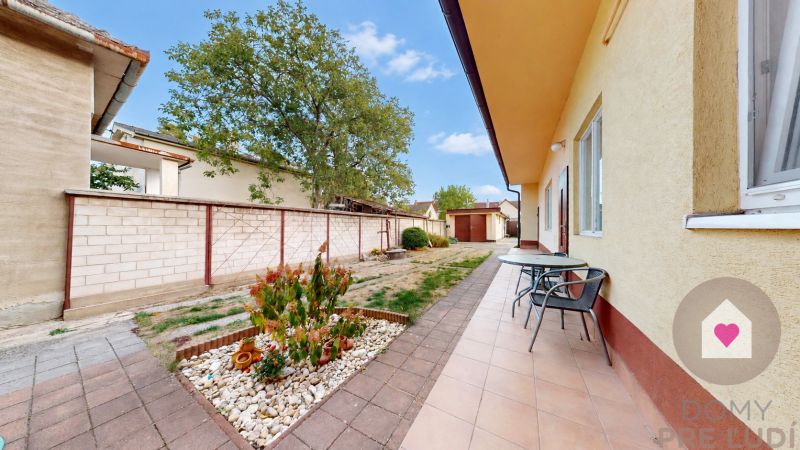 Lozorno–RENTAL of a furnished 3-room detached house- courtyard, garage