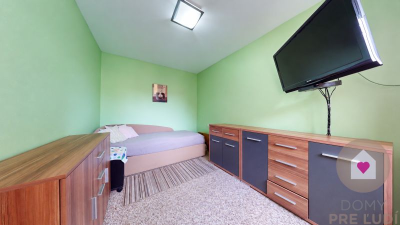 Lozorno–RENTAL of a furnished 3-room detached house- courtyard, garage