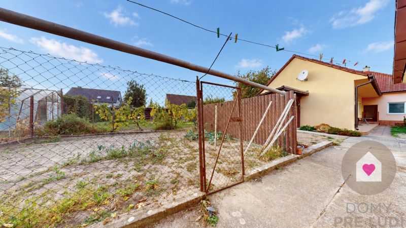 Lozorno–RENTAL of a furnished 3-room detached house- courtyard, garage