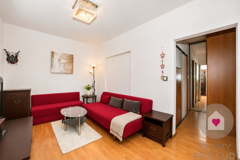 Bratislava/Petržalka – Fully furnished 4-room apartment with a loggia 