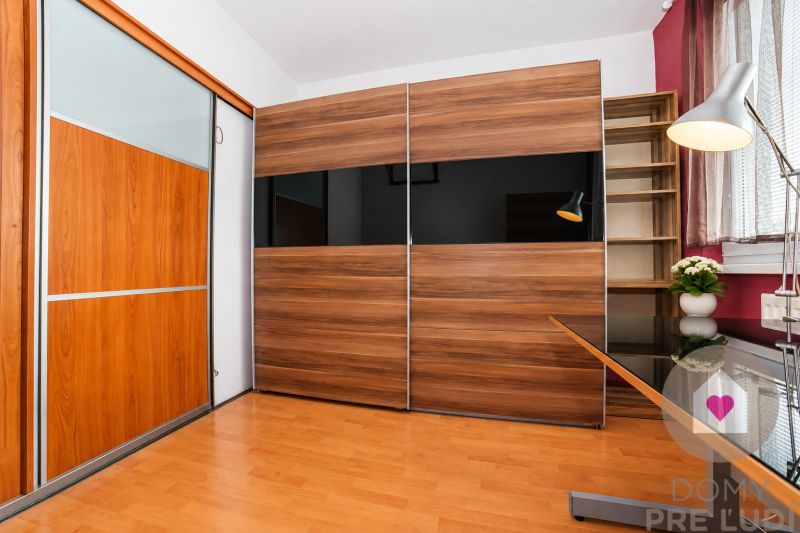 Bratislava/Petržalka – Fully furnished 4-room apartment with a loggia 