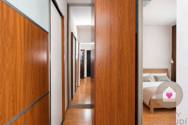 Bratislava/Petržalka – Fully furnished 4-room apartment with a loggia 