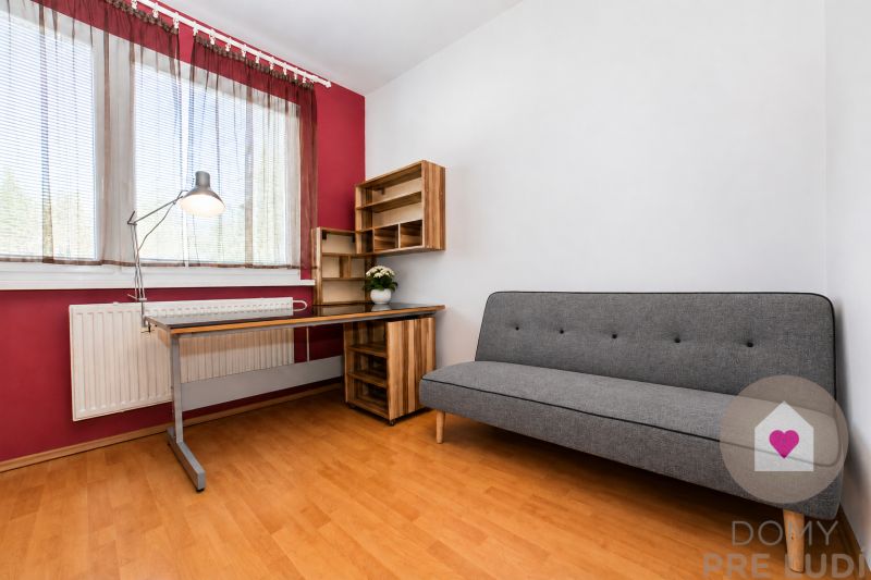 Bratislava/Petržalka – Fully furnished 4-room apartment with a loggia 