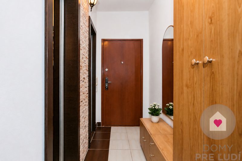 Bratislava/Petržalka – Fully furnished 4-room apartment with a loggia 
