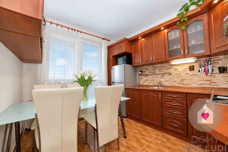Bratislava/Petržalka – Fully furnished 4-room apartment with a loggia 