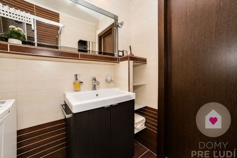Bratislava/Petržalka – Fully furnished 4-room apartment with a loggia 
