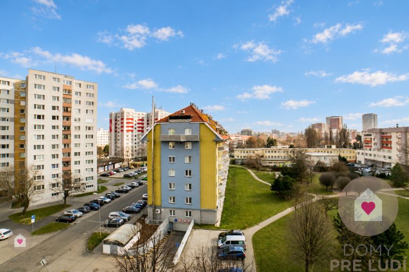 Bratislava/Petržalka – Fully furnished 4-room apartment with a loggia 