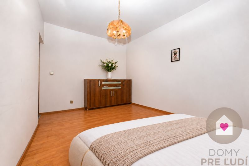 Bratislava/Petržalka – Fully furnished 4-room apartment with a loggia 